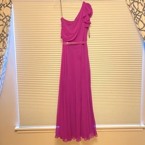 Dressy chiffon gown. Magenta.
